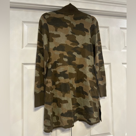 Isaac Mizrahi Brown and Green Cardigan Sweater - Picture 5 of 7